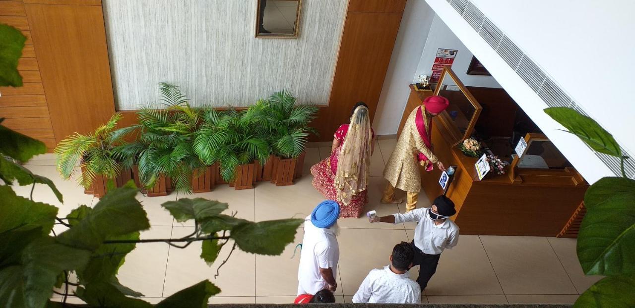 Grand Hotel Nawanshahr Nawashahr Exterior photo