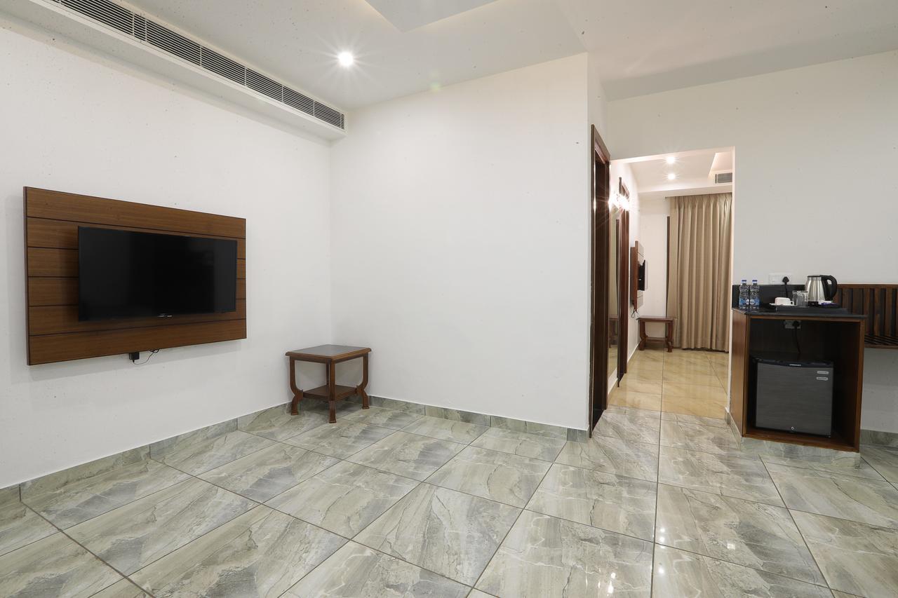Grand Hotel Nawanshahr Nawashahr Exterior photo