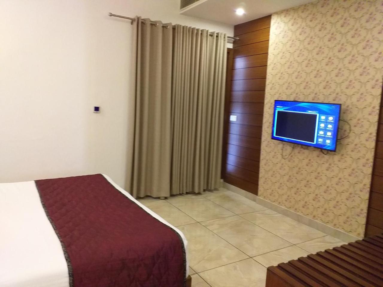 Grand Hotel Nawanshahr Nawashahr Exterior photo